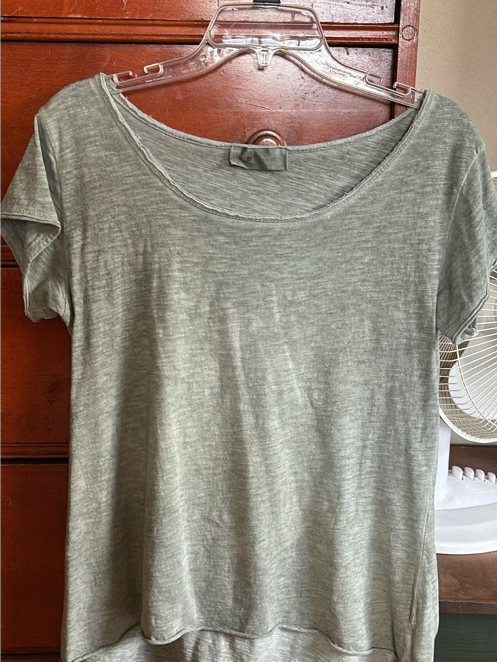 Tina Stephens Women’s Lightweight Scoop Neck Tee in Sage Green